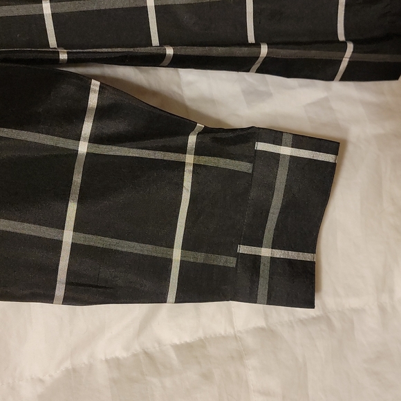 Silkland 100% Silk Button Up Shirt Sz Medium Black and White - Picture 5 of 6